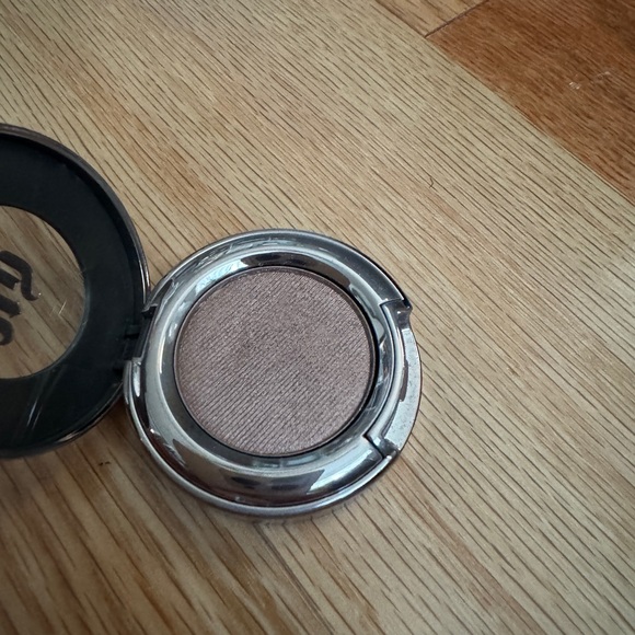 Urban Decay Eyeshadow - Toasted - Picture 3 of 4